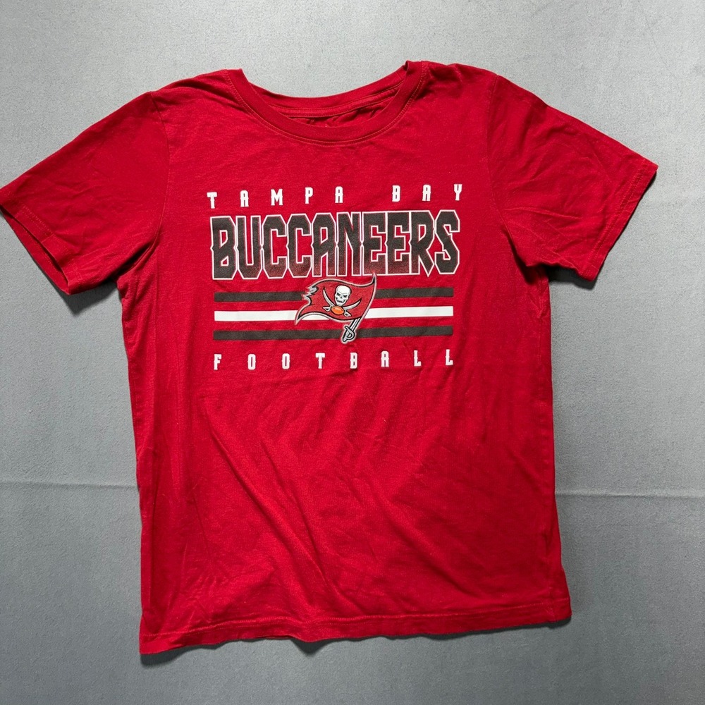 NFL Team Apparel Tampa Bay Buccaneers Red Graphic T-Shirt Kids XL 16/18